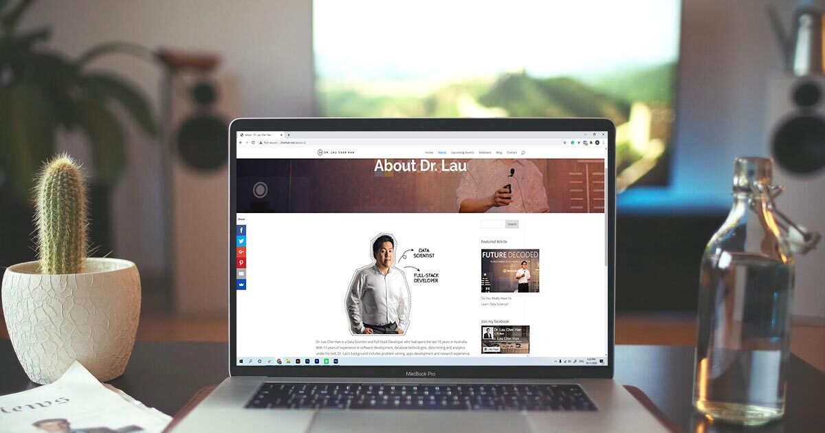 Build a Web Portfolio that Gets You Hired – Instantly.